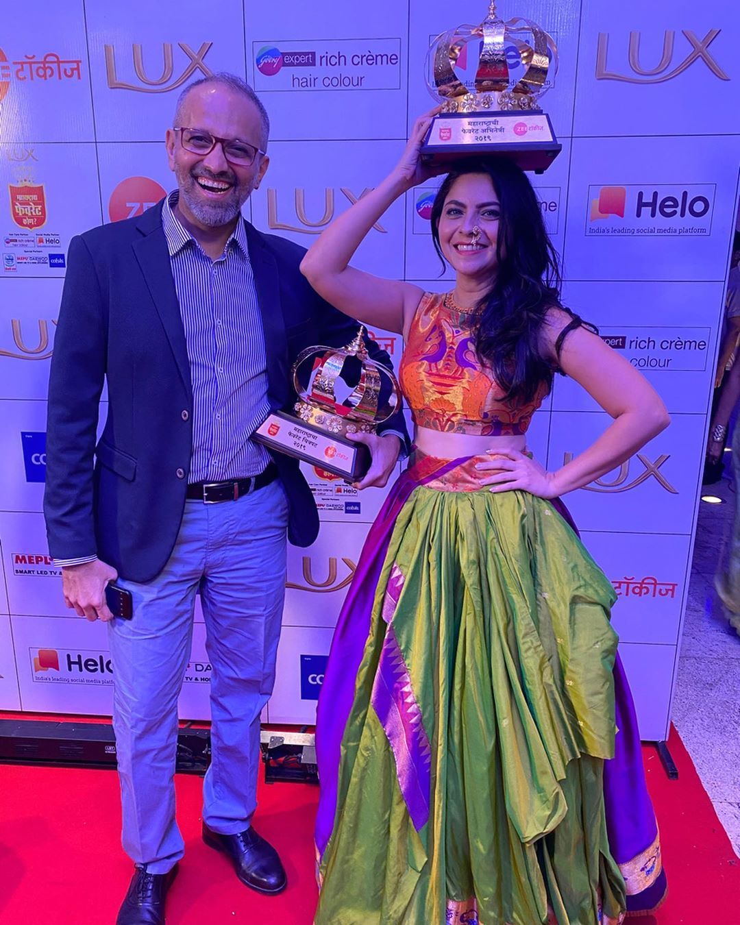 Sonalee Kulkarni Instagram Photos Sonalee Kulkarni Wins Mfk 2019 Favorite Actress Award Marathi Khabri